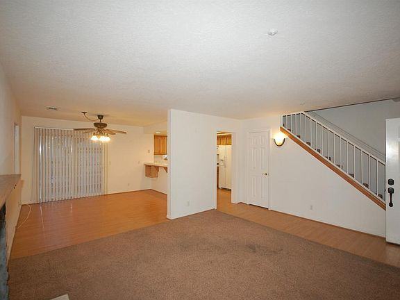 1765 Sparrow St - Photo 2 of 7
