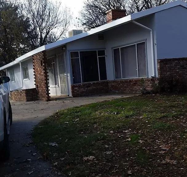 2174 Paris Ave - Photo 2 of 12