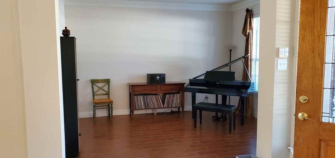 504 Newport Drive - Photo 3 of 31