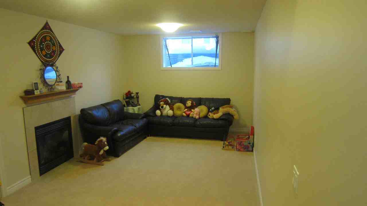 324 Glenbrae Avenue - Photo 3 of 14