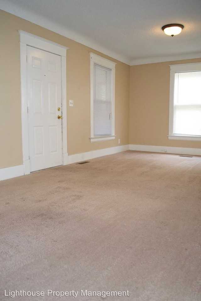 931 Kensington Avenue Sw - Photo 2 of 13