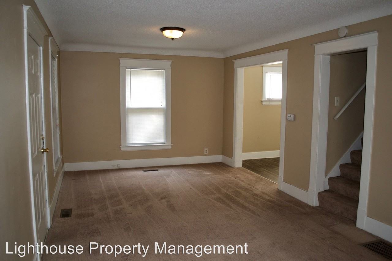 931 Kensington Avenue Sw - Photo 3 of 13