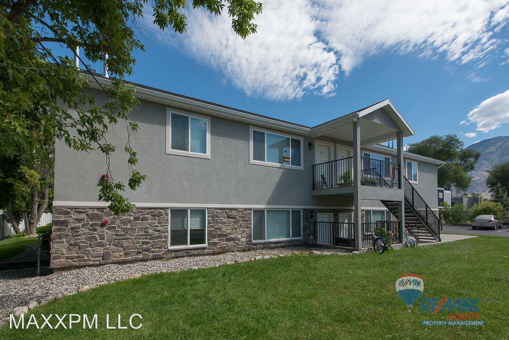 656 W Meadow Drive #202