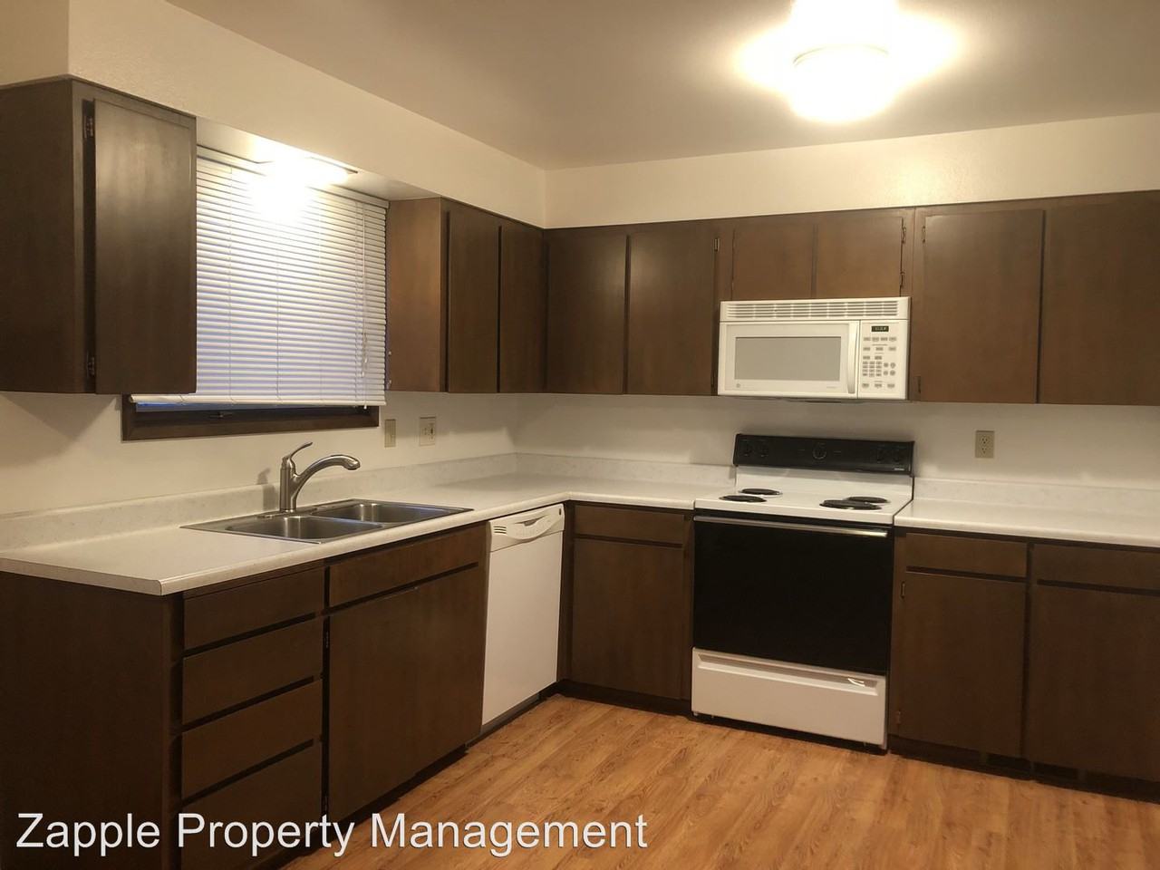 104 W. Riverside - Photo 2 of 9