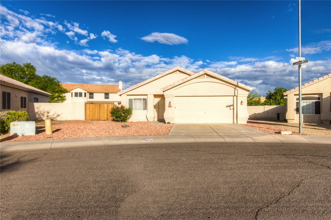 13425 N 73rd Ave - Photo 2 of 18