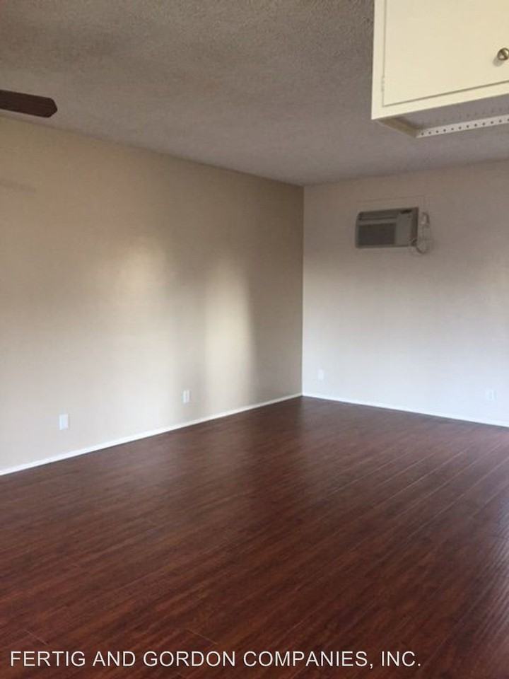 882 N. Los Robles - Photo 3 of 9
