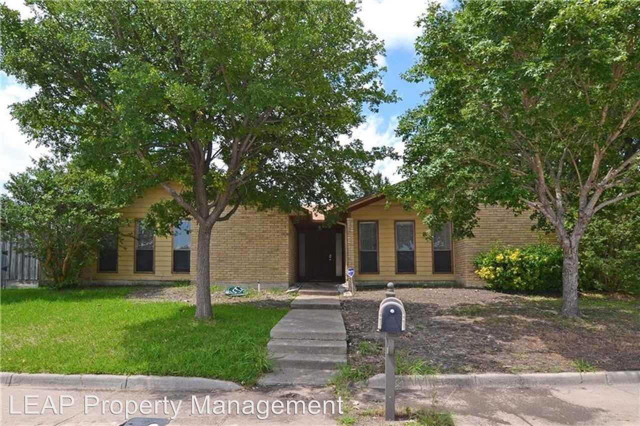 1319 Starshadow Dr. - Photo 2 of 28