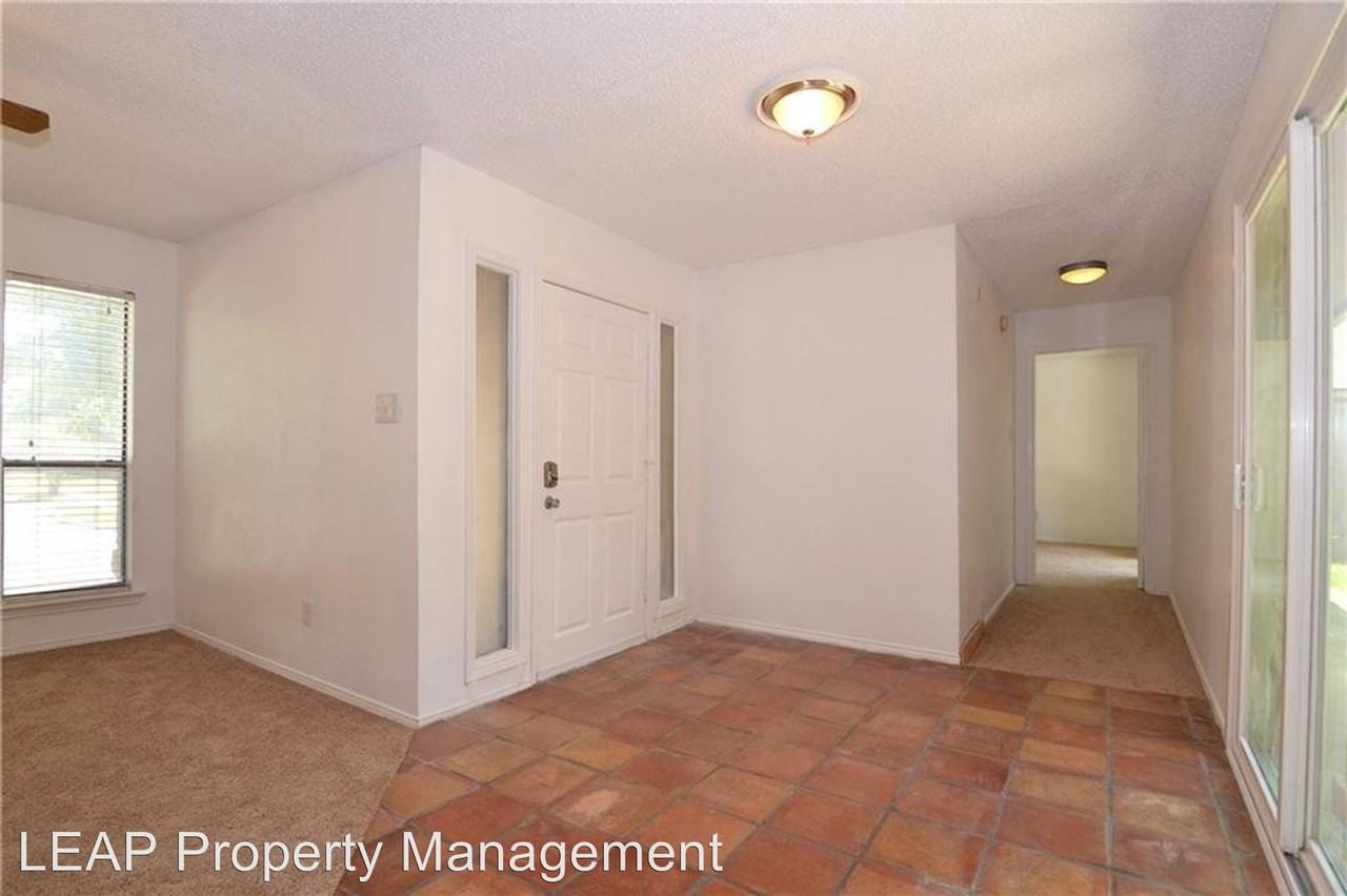 1319 Starshadow Dr. - Photo 3 of 28