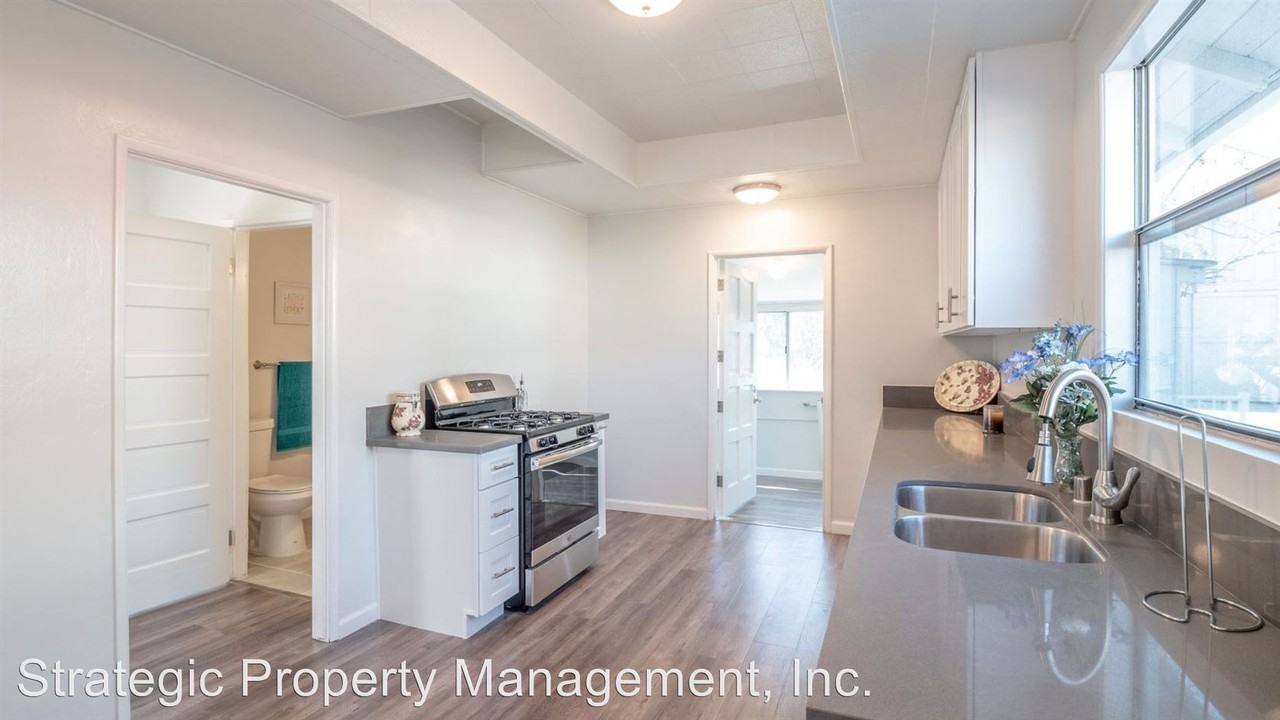 117 N. Poe St. - Photo 3 of 5