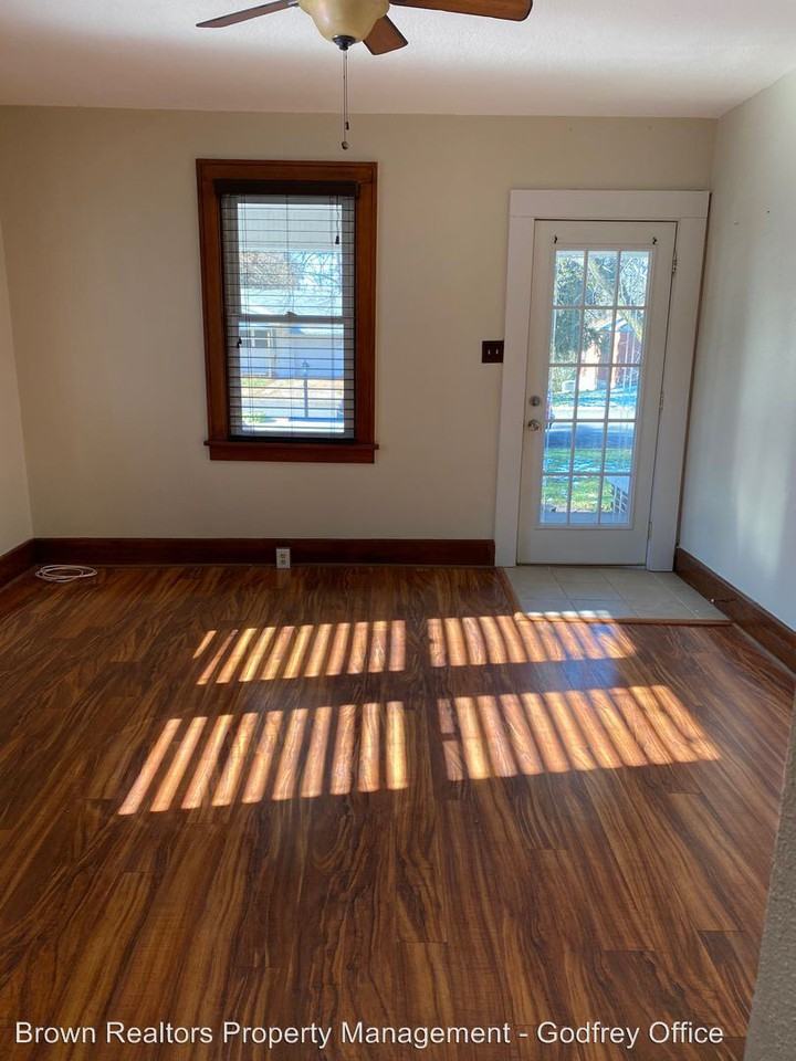 2711 Grovelin St - Photo 3 of 17