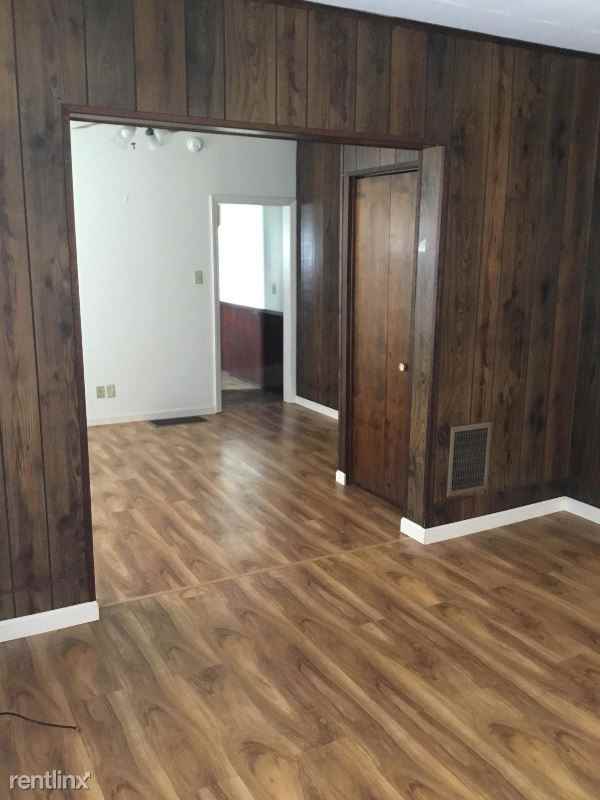 132 N 12th St - Photo 3 of 10