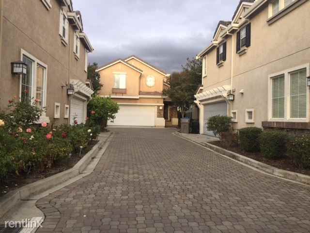 1974 Wayne Cir - Photo 3 of 12