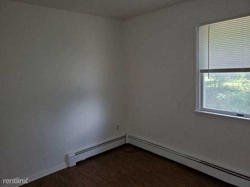 1042 Main Street 7 - Photo 3 of 12