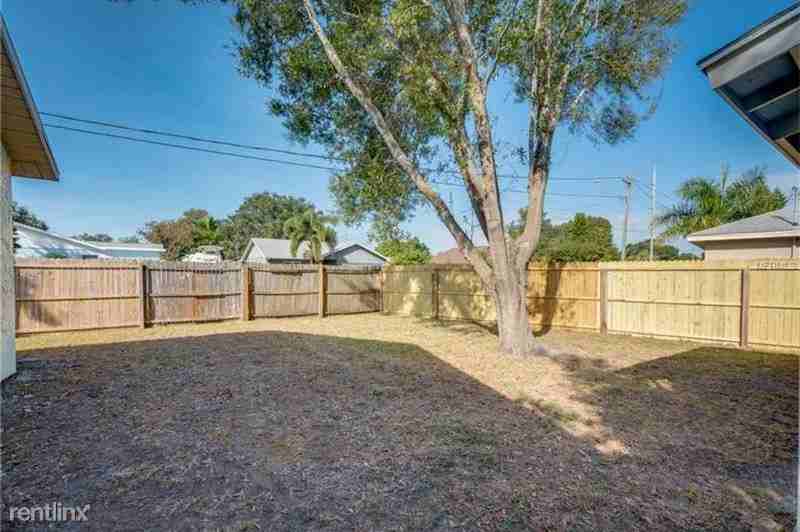 6491 69th Ave N - Photo 3 of 27