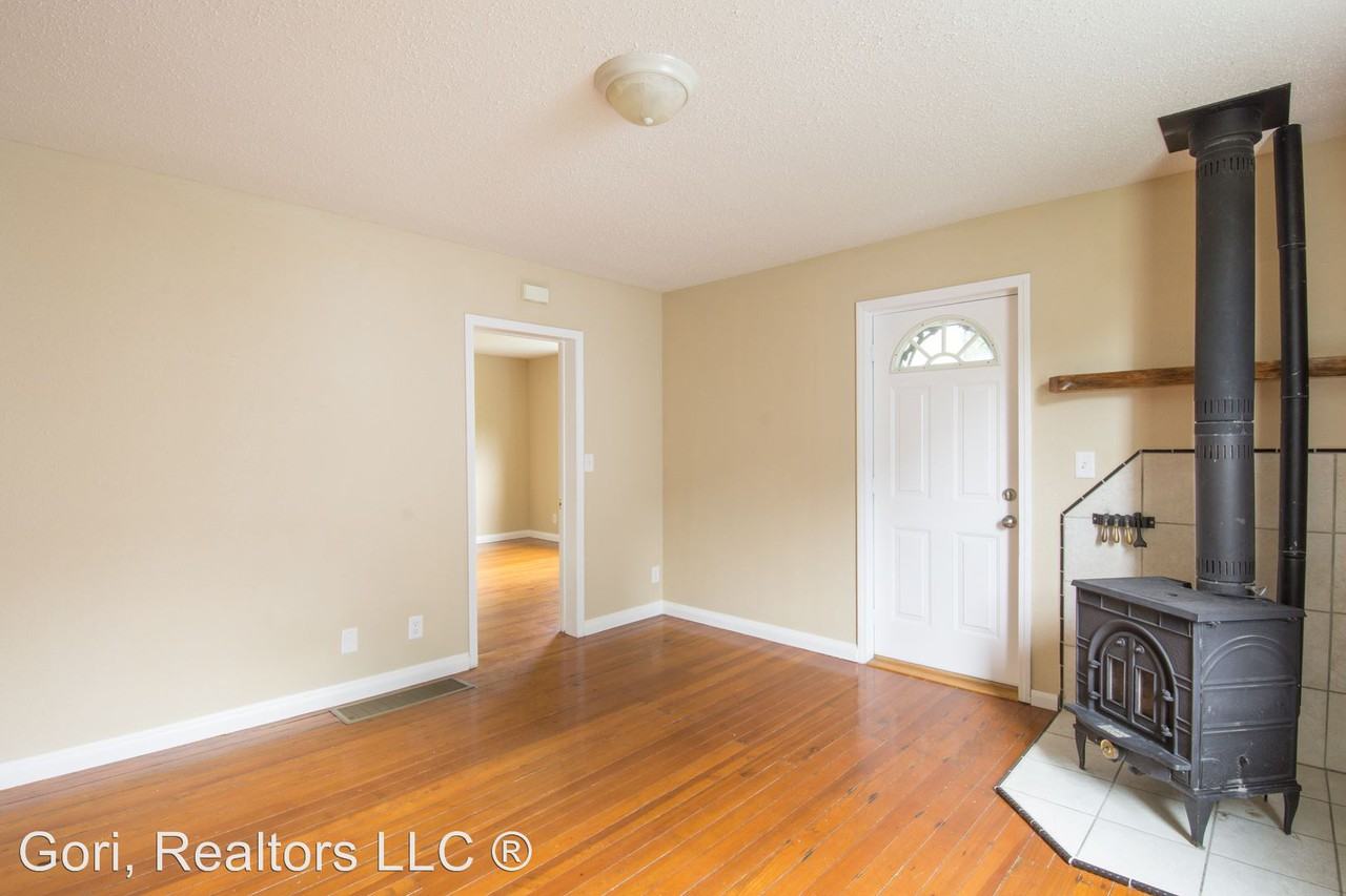 133 Columbia - Photo 3 of 22