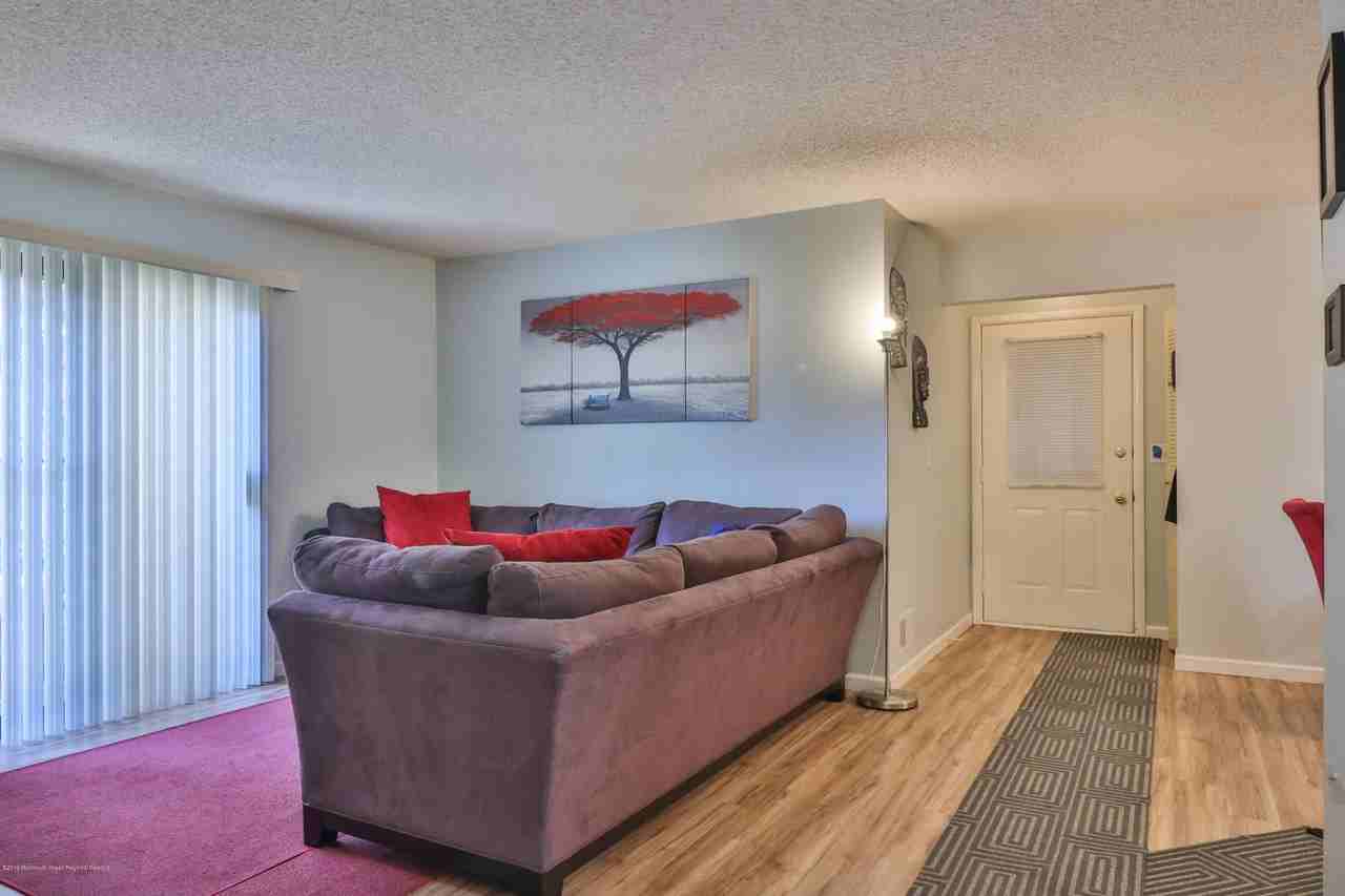 704 Violet Lane - Photo 2 of 20