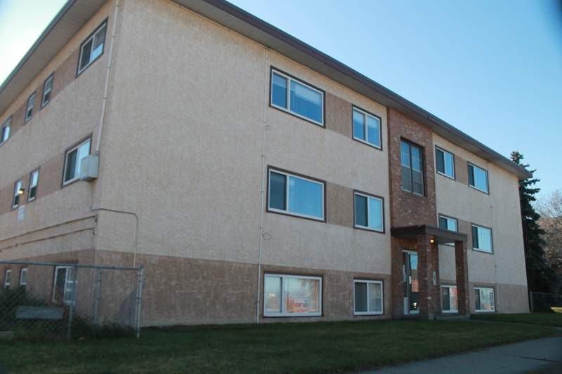 The Eleanor Apartments 10215 108 Avenue Nw, Edmonton, AB T5H 1A9 Zumper