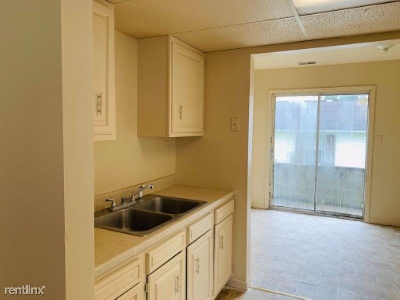 1203 Wyatt Ln C - Photo 3 of 12