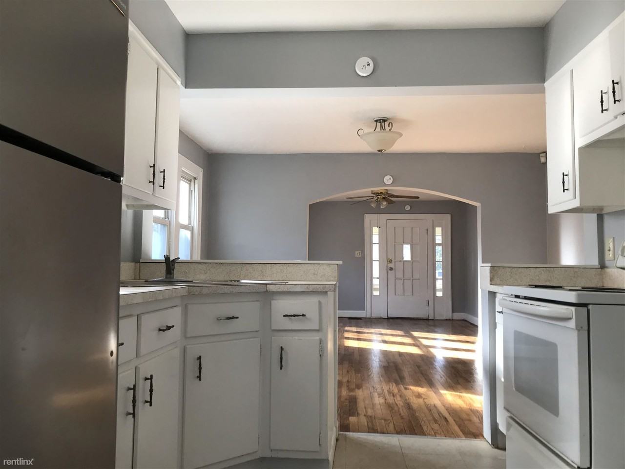 4937 Hillside Ave - Photo 3 of 9