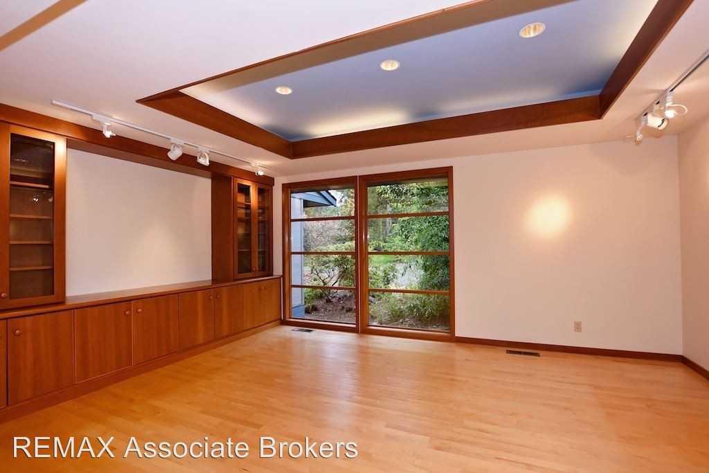 885 Utsalady Road - Photo 3 of 44