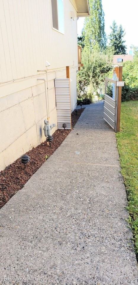 24031 26th Ave S - Photo 2 of 26