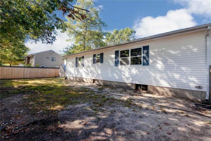 232 Buffalo Ave - Photo 2 of 14