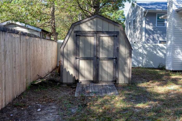 232 Buffalo Ave - Photo 3 of 14