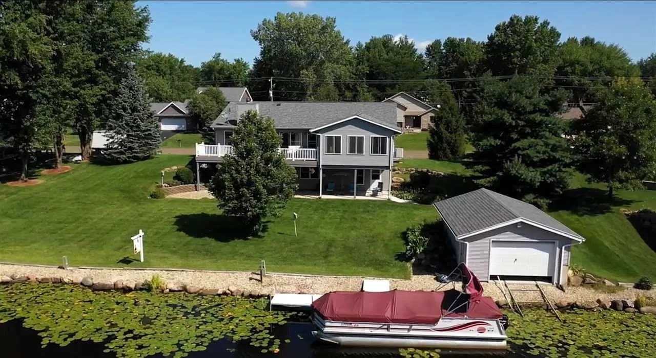 W11015 Eagle Dr - Photo 2 of 29