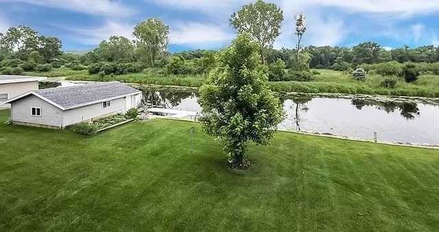 W11015 Eagle Dr - Photo 3 of 29