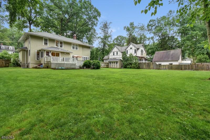 142 Washington Ave - Photo 3 of 8