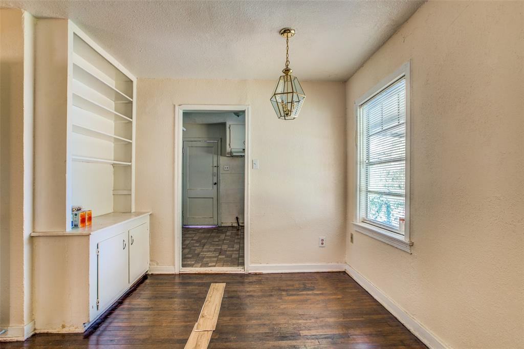 9237 E Avenue O - Photo 2 of 20