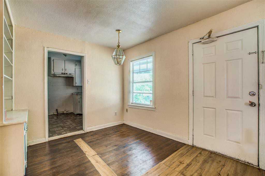 9237 E Avenue O - Photo 3 of 20