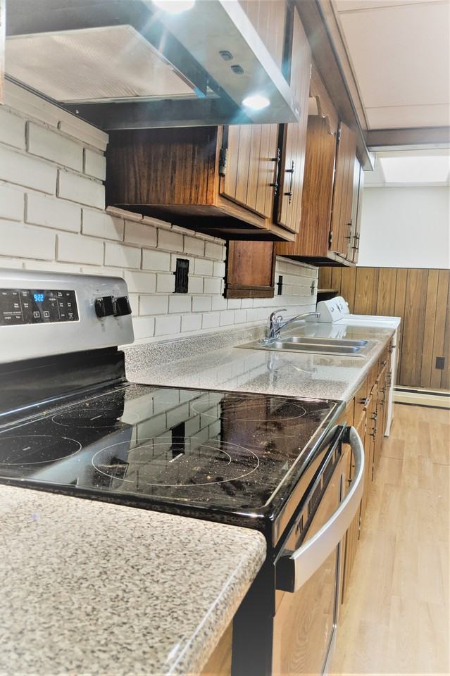 51 Windsor Street - Photo 3 of 17