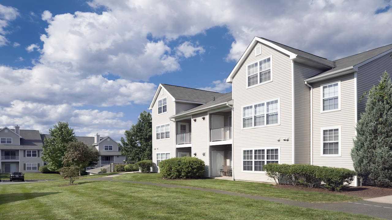 100 Avalon Gardens Dr - Photo 3 of 30