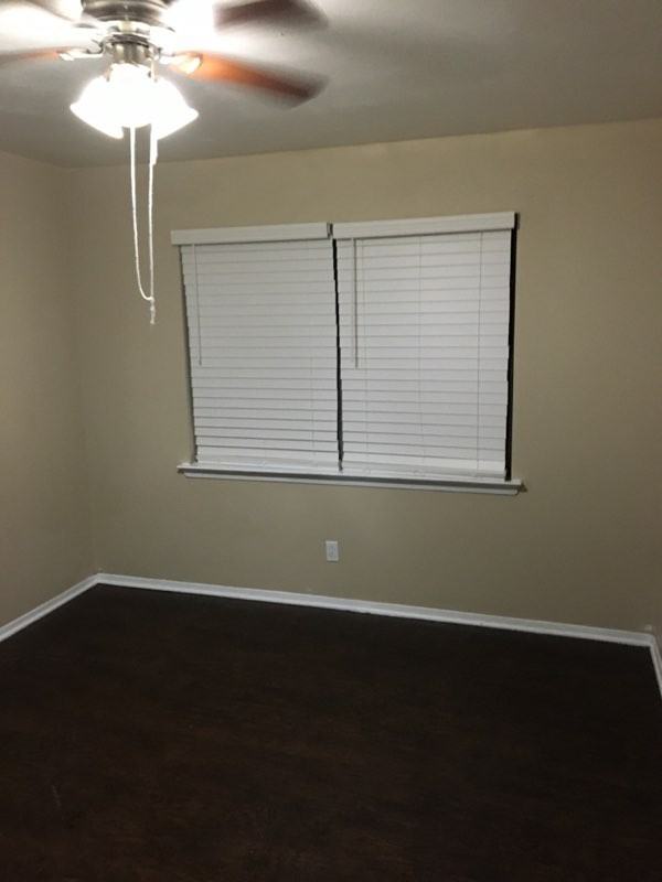 2725 Patricia Ln - Photo 2 of 5