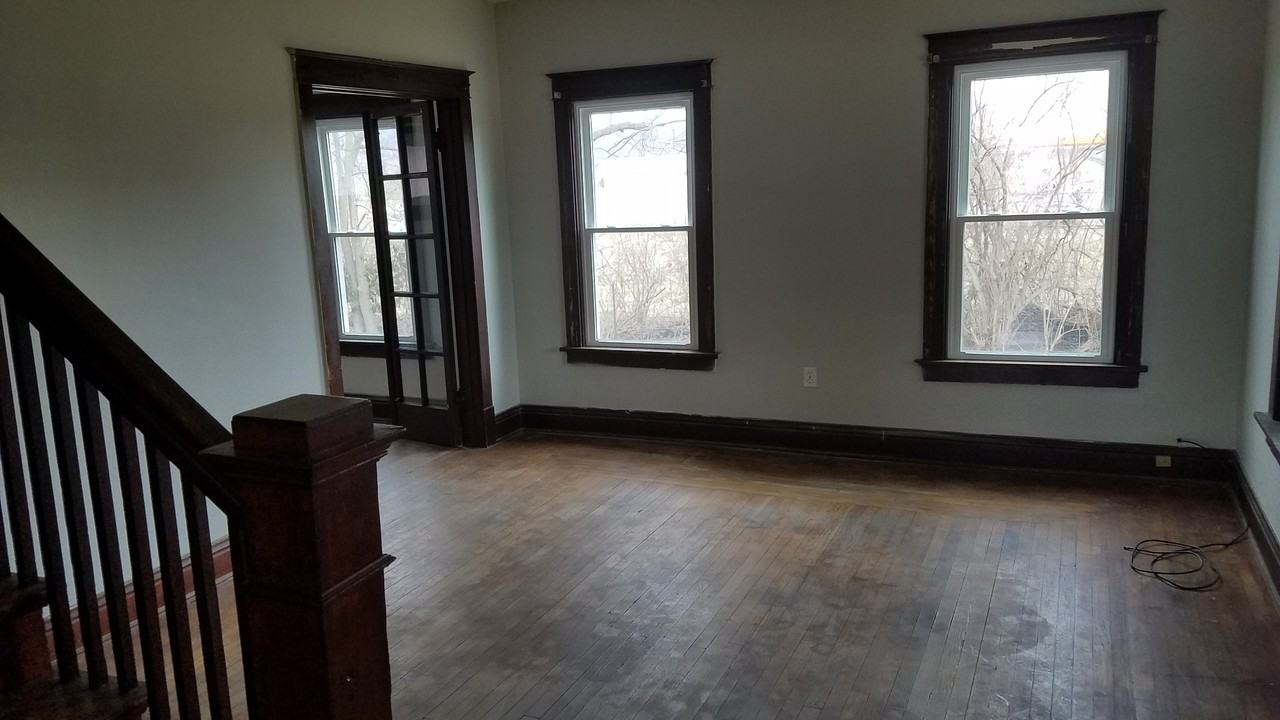 10048 Harrison Ave - Photo 3 of 24