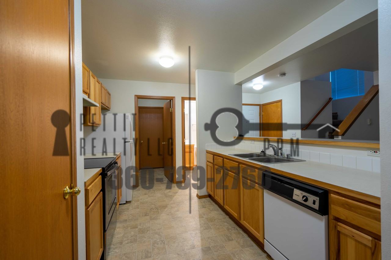 927 College Ln Ne - Photo 3 of 19