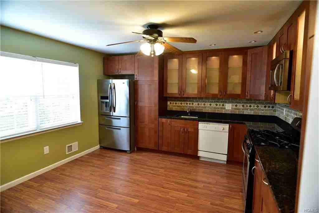 573 Lenape Court - Photo 2 of 19