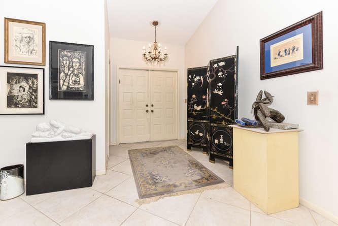 11081 Highland Circle - Photo 3 of 17