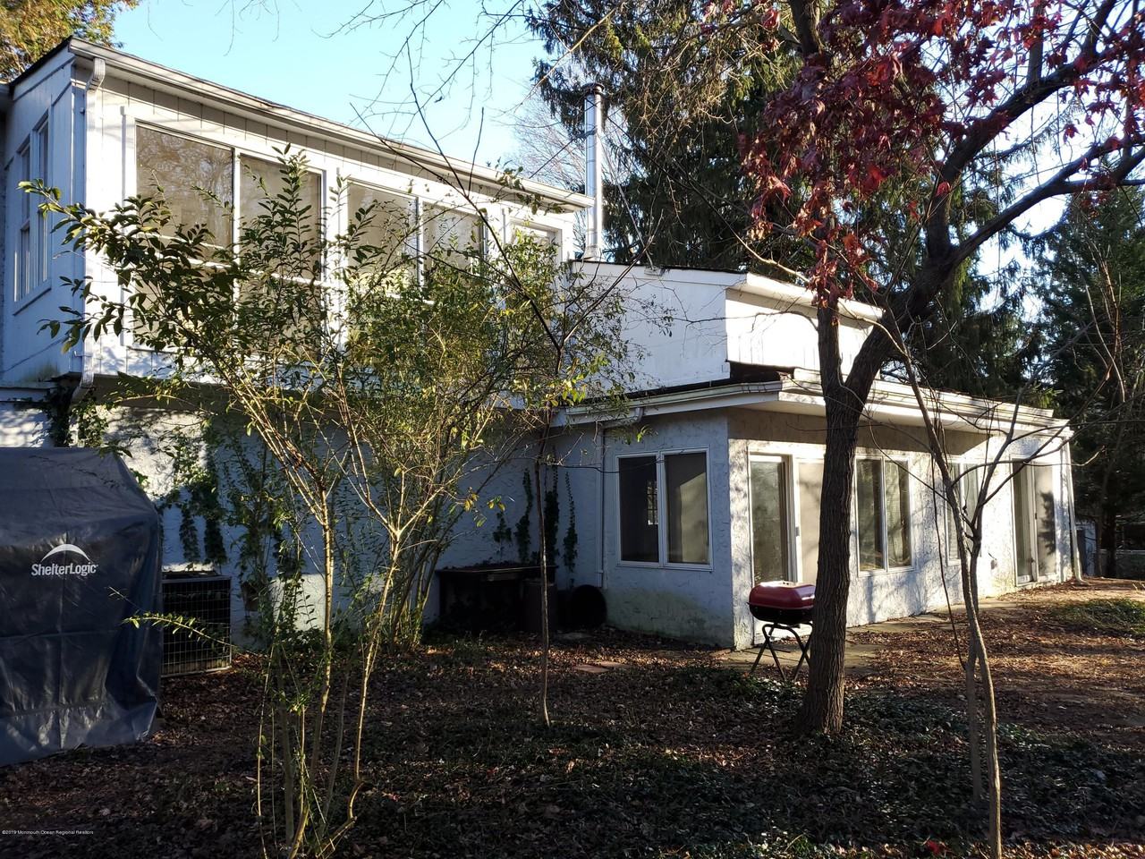 18 Valley Road N - Photo 3 of 18