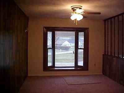 1051 Bermuda Cir - Photo 2 of 3