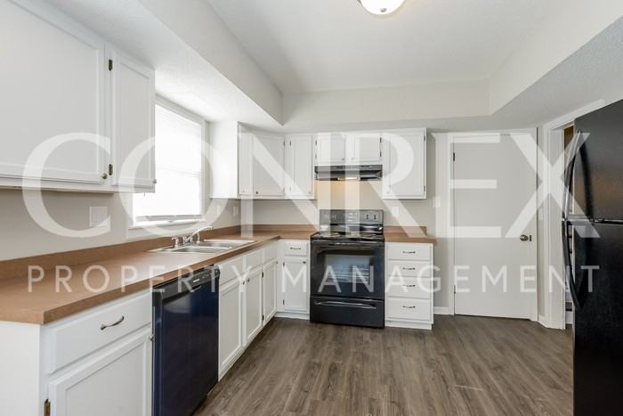 12609 East 59th Street - Photo 3 of 8