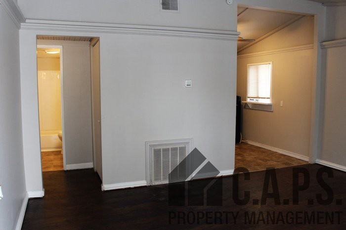 430 Woodlawn Avenue - Photo 2 of 19