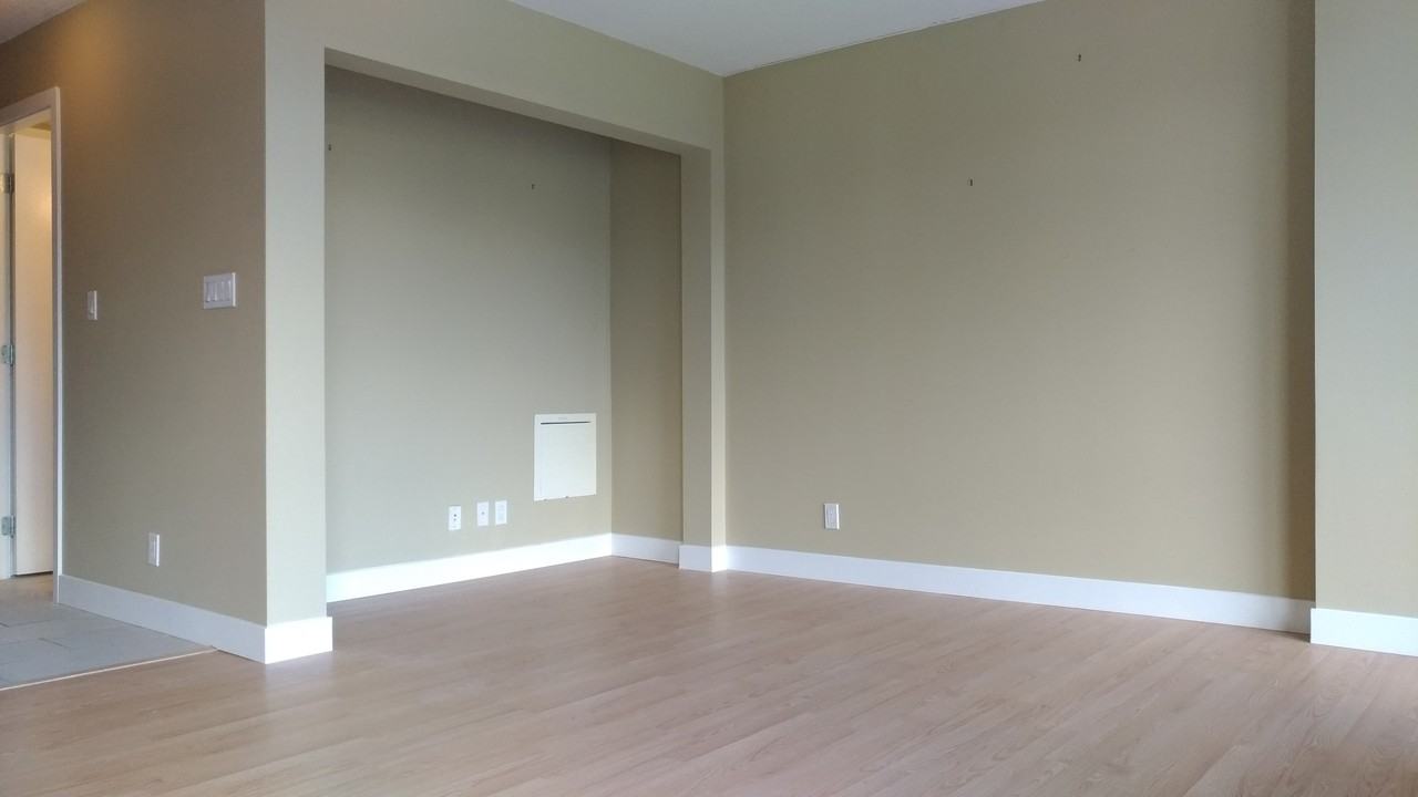 833 Agnes Street - Photo 4 of 8