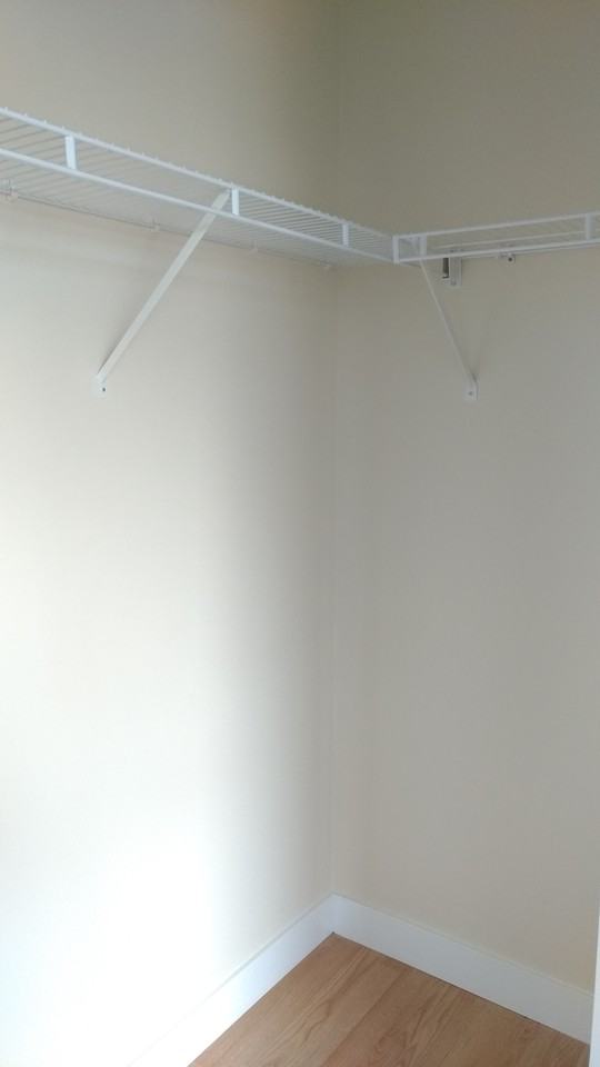 833 Agnes Street - Photo 6 of 8