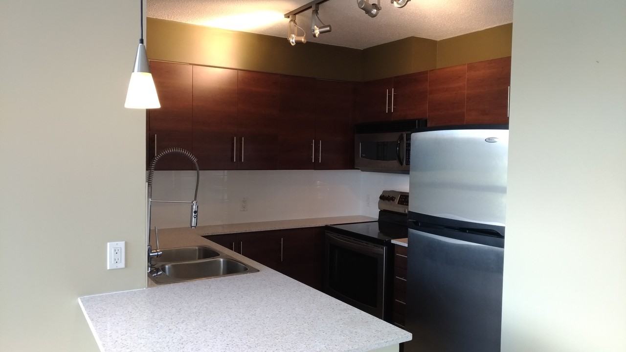 833 Agnes Street - Photo 2 of 8