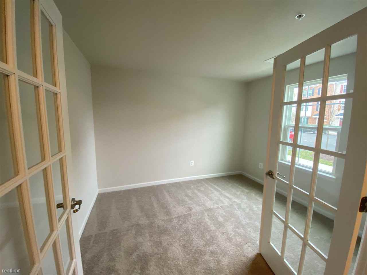 13 Gates Park Ct - Photo 3 of 40