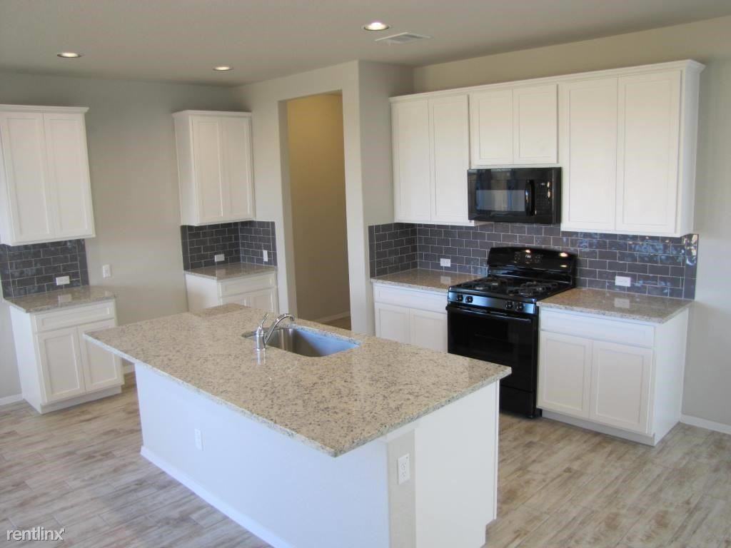 277 Gaida Loop - Photo 3 of 11