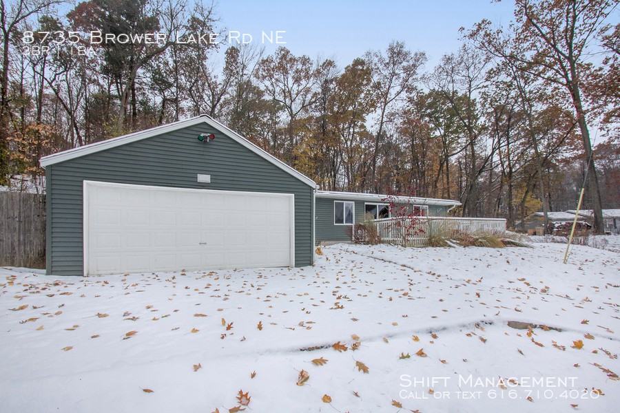 8735 Brower Lake Rd Ne - Photo 2 of 23