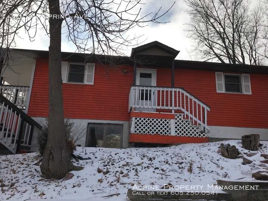 335 N Spring Ave - Photo 3 of 29